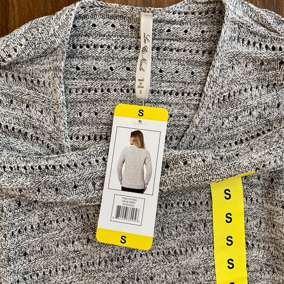 π Leo & Nichole Gray Sweater size Small - Picture 4 of 7